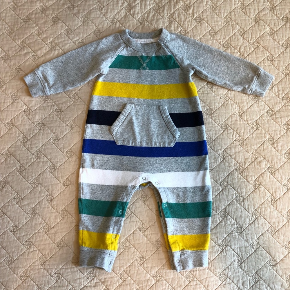 GAP Baby GAP onesie.  Like new condition!